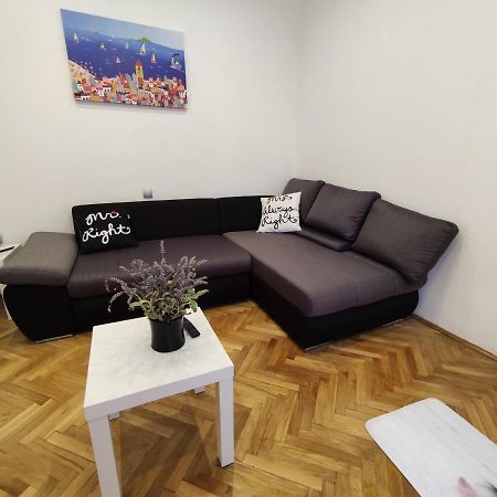 Apartment Tona ชิเบนิก ภายนอก รูปภาพ
