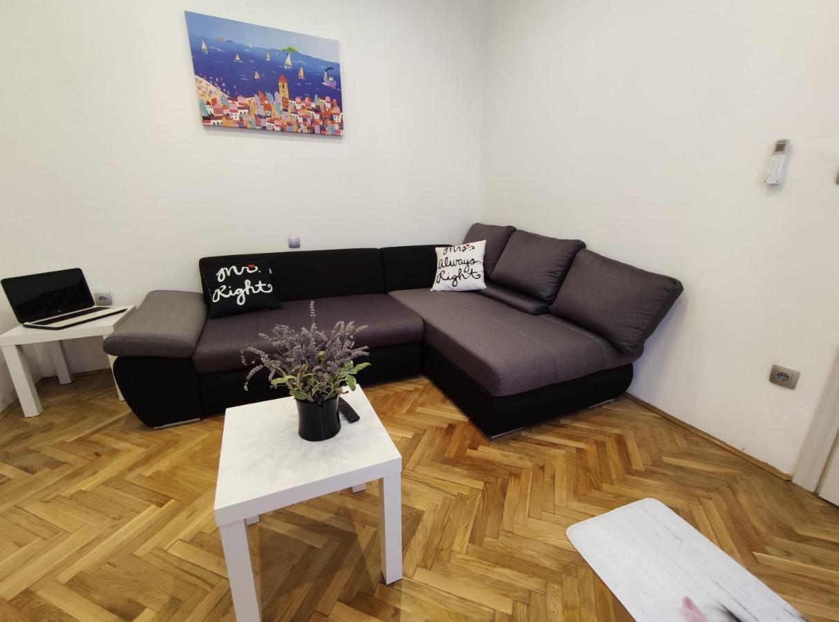 Apartment Tona ชิเบนิก ภายนอก รูปภาพ
