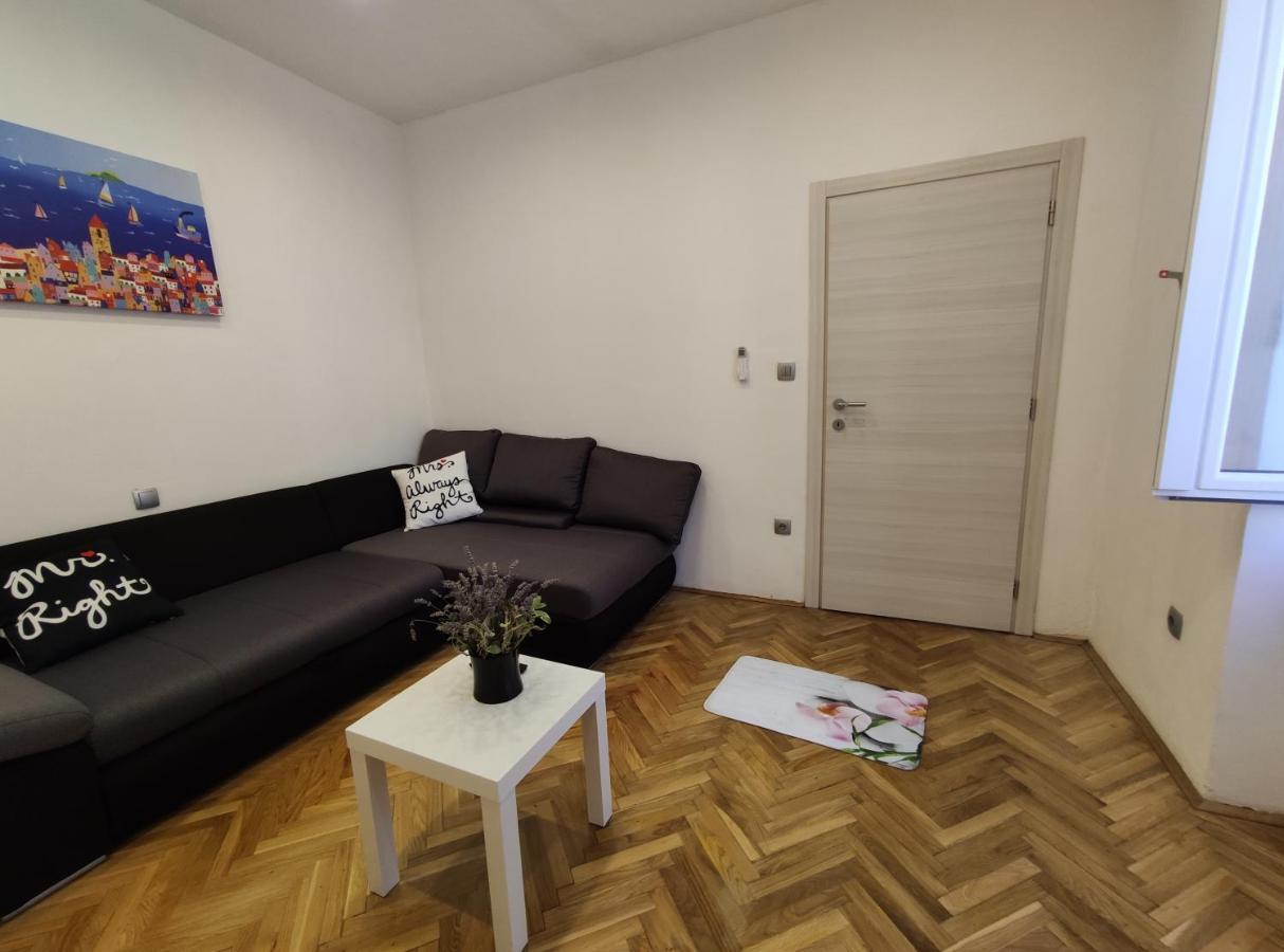 Apartment Tona ชิเบนิก ภายนอก รูปภาพ