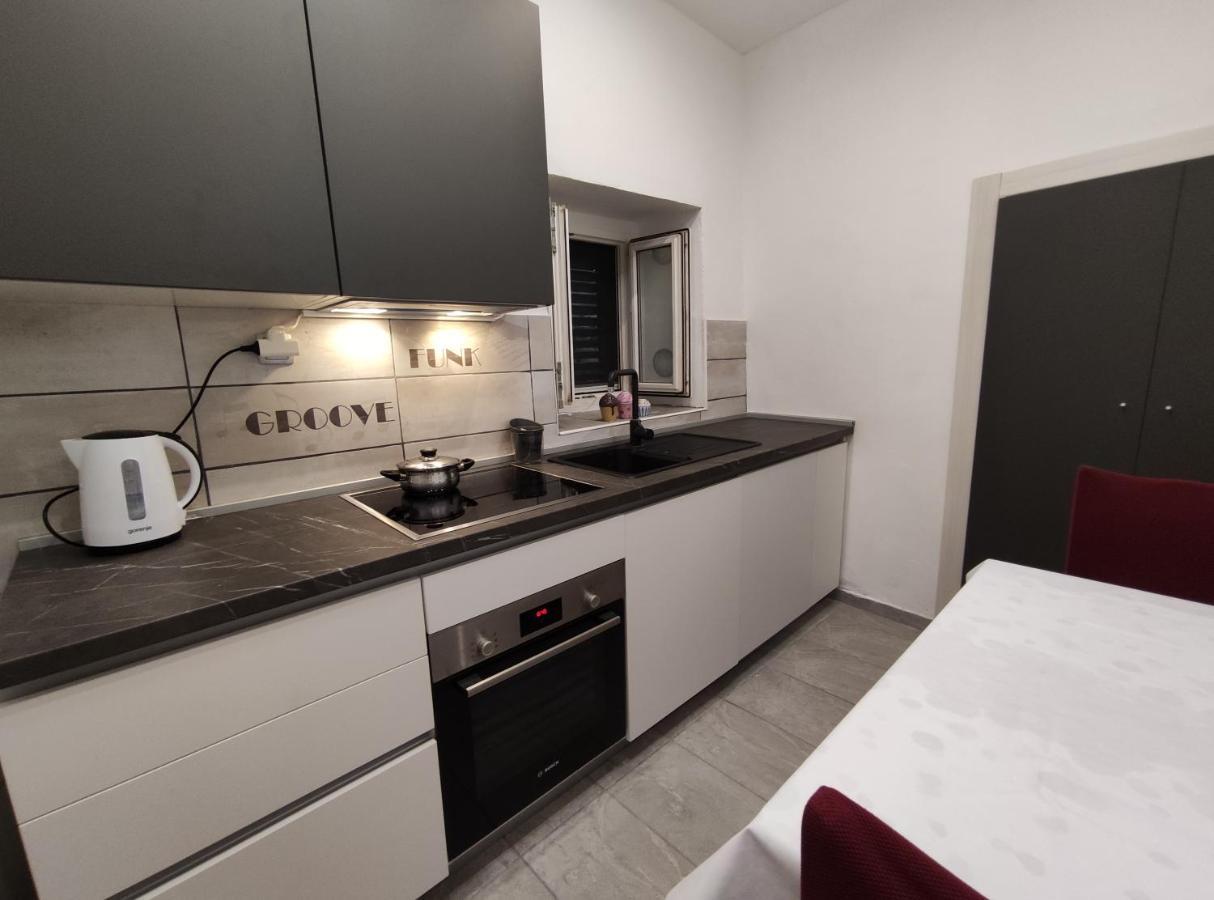 Apartment Tona ชิเบนิก ภายนอก รูปภาพ