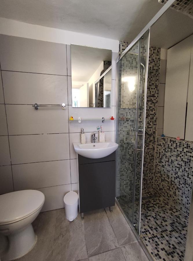 Apartment Tona ชิเบนิก ภายนอก รูปภาพ