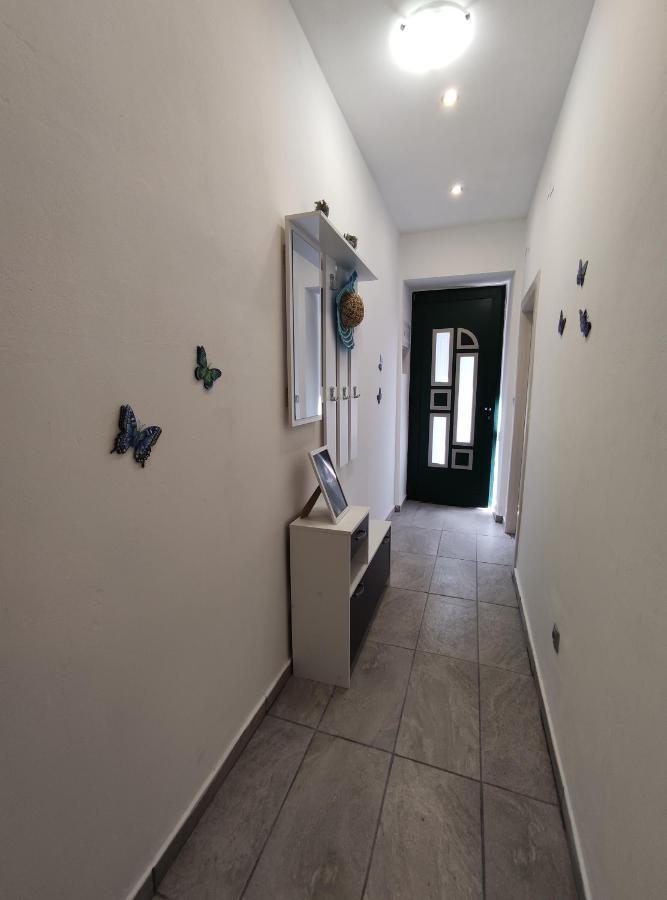 Apartment Tona ชิเบนิก ภายนอก รูปภาพ