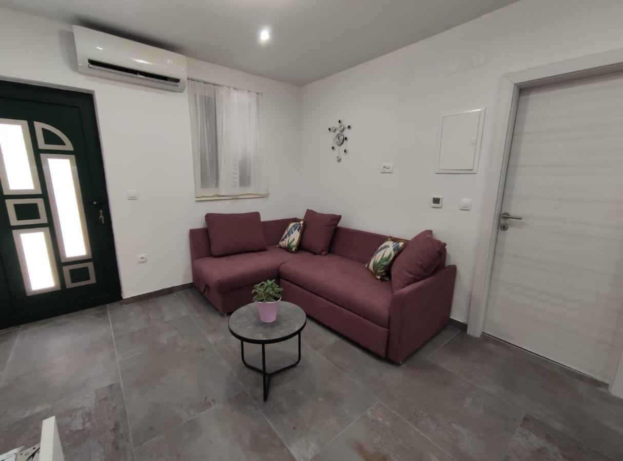 Apartment Tona ชิเบนิก ภายนอก รูปภาพ