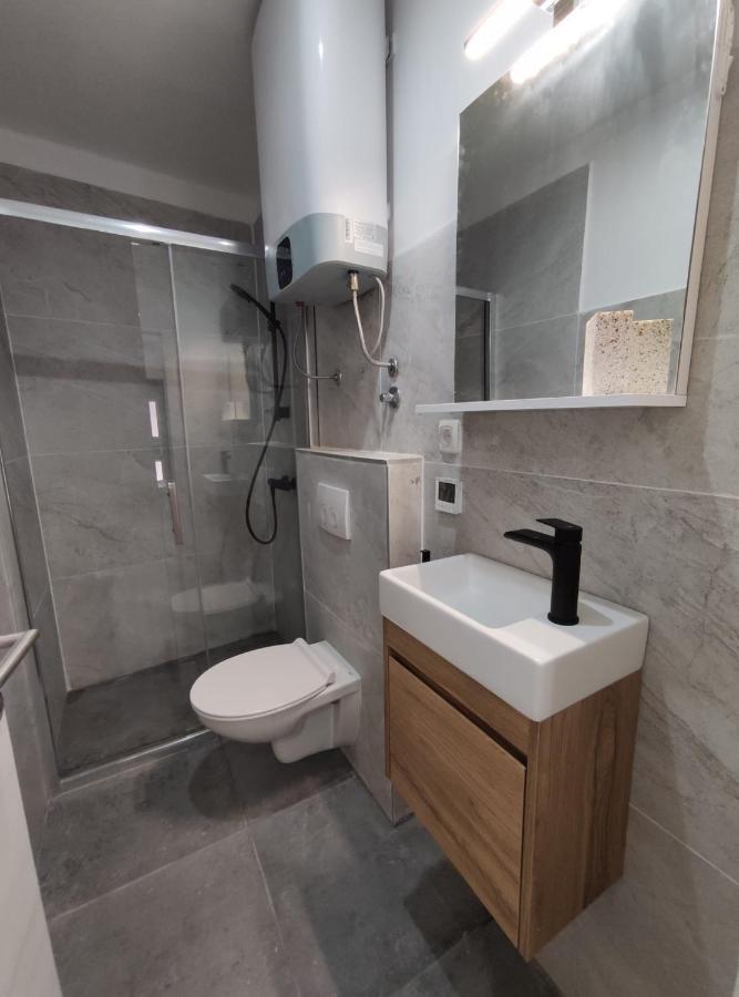Apartment Tona ชิเบนิก ภายนอก รูปภาพ