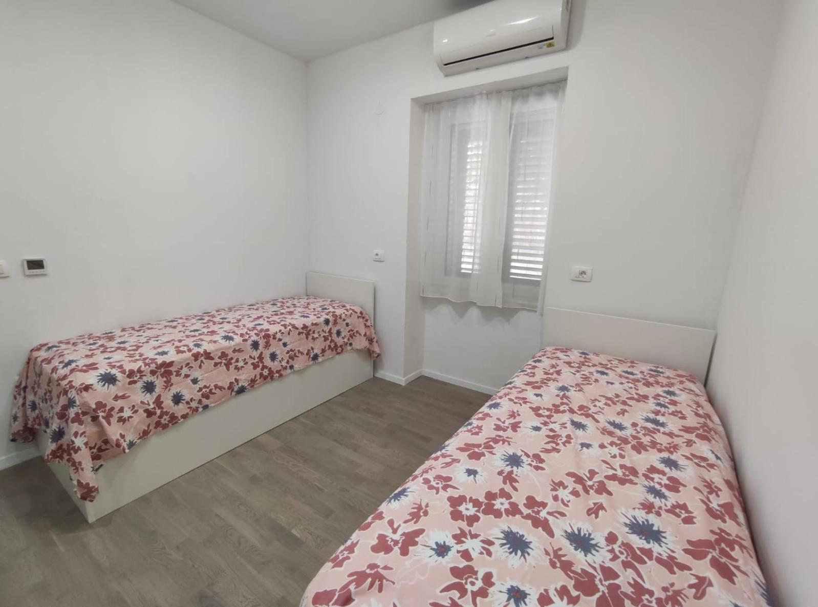 Apartment Tona ชิเบนิก ภายนอก รูปภาพ