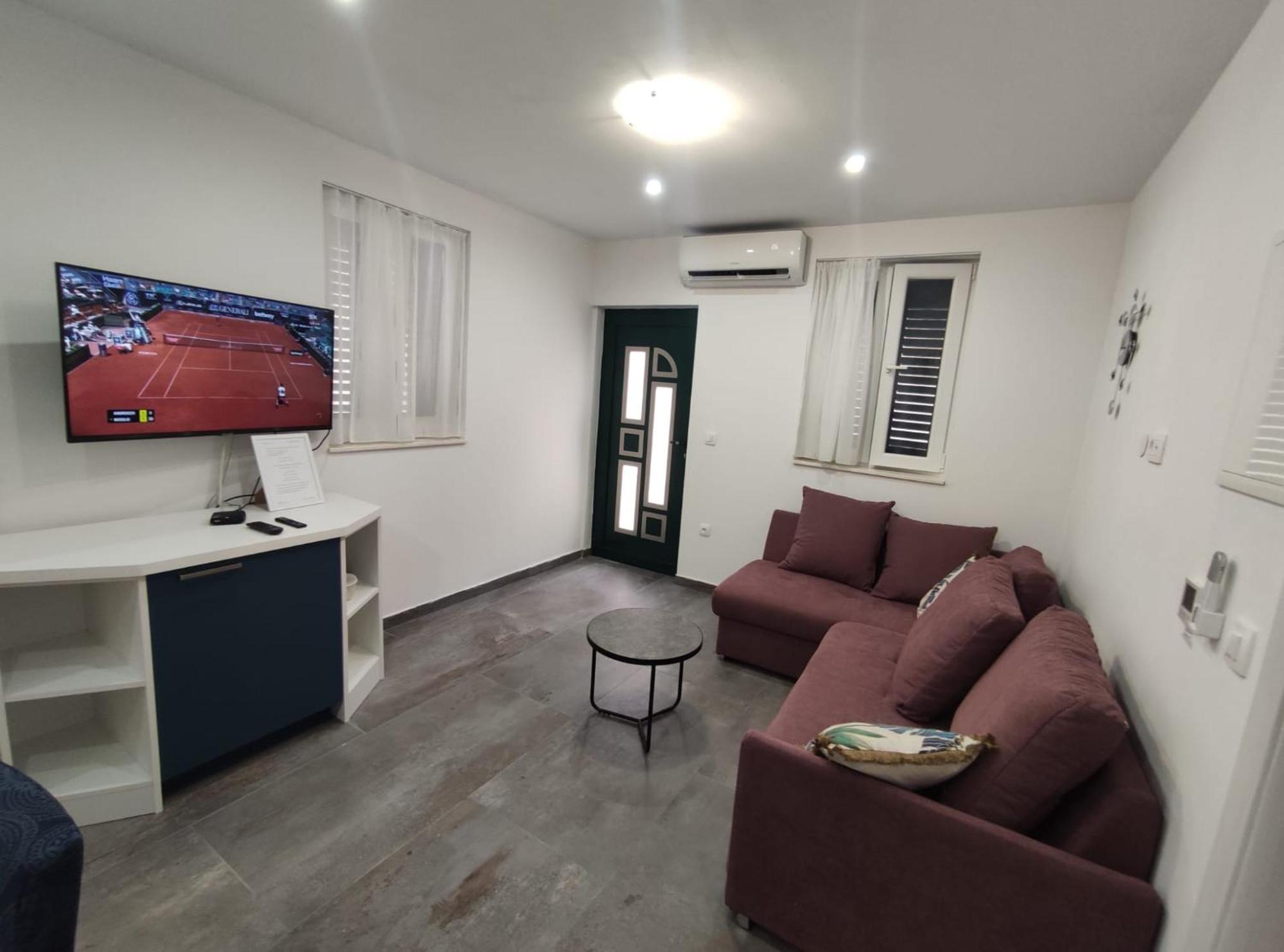 Apartment Tona ชิเบนิก ภายนอก รูปภาพ